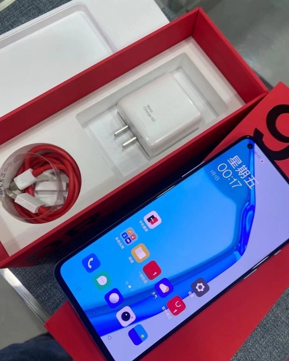 一加9R，8+256g版本，5.15号购入...