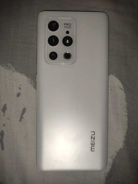 一台自用魅族18pro ，飞雪流光，8+1...