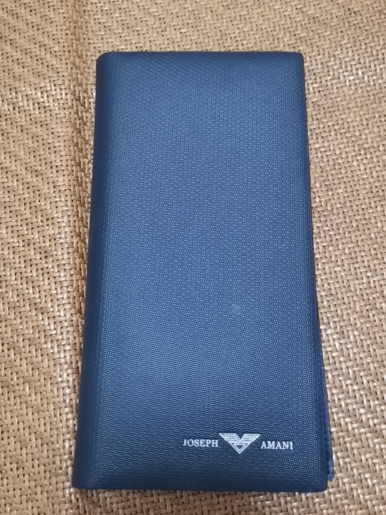 阿玛尼钱包，闲置，好久不用了