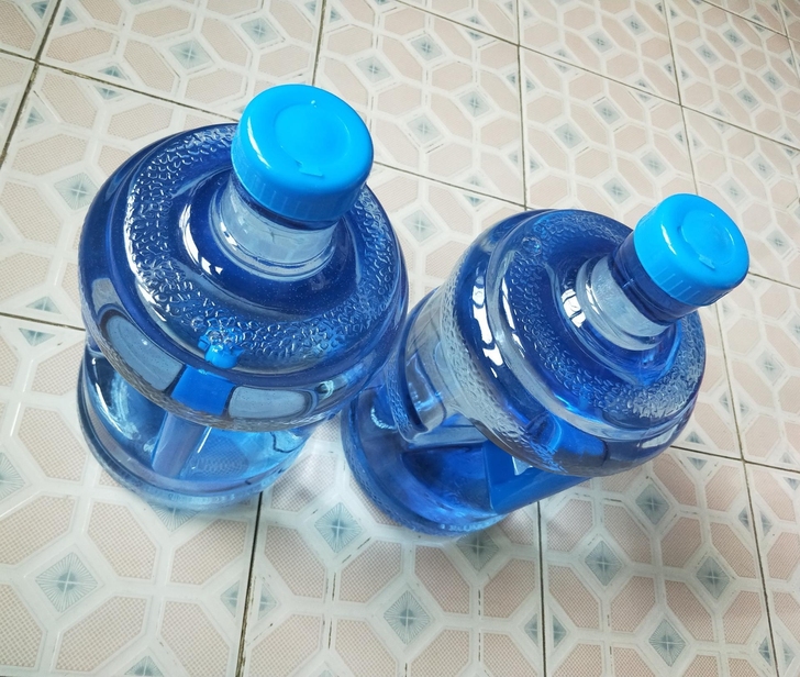 全新食品级pet材料净水桶，数量不多先到先得