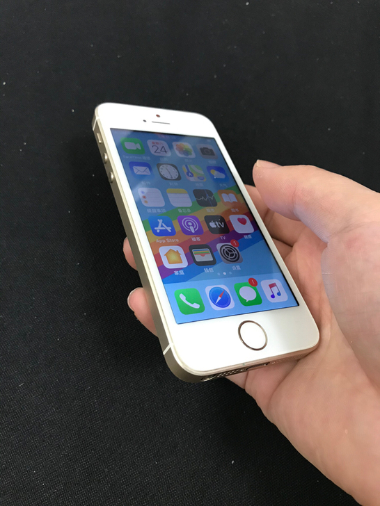 iPhone se 64g、金色，原屏幕发...