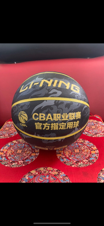 李宁专卖，5号球，保证正品，厂家库存99新...