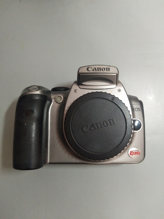 佳能单反相机、EOS300D，开机正常，拍...