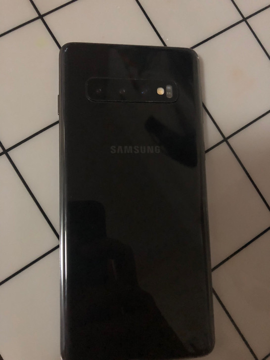 九成新，三星s10，老公朋友代购给老爸换手...