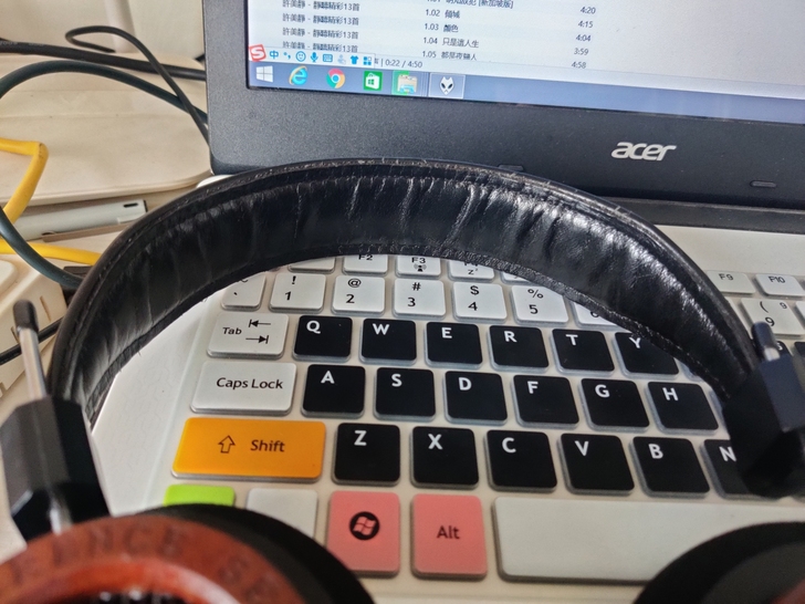 歌德rs2i耳机  伊拉克成色，声音一切正...