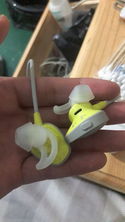 bose耳机 帮朋友卖 ，正品可验。