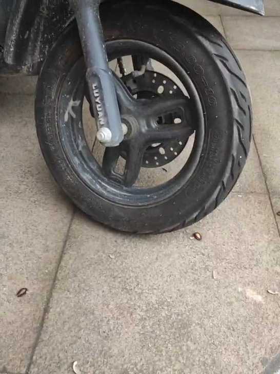 绿源小龟王 绿源电动车60v20a磨砂黑电...