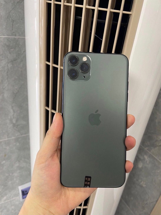 自用首选苹果iPhone 11pro暗夜绿...