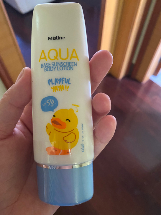 防晒乳液，闲置出，用过两次，几乎全新