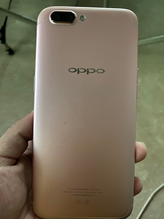 oppor11t，成色还很新.