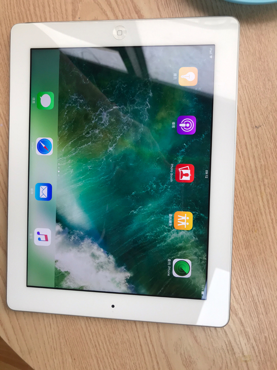 女生自用闲置一台平板ipad4苹果平板电脑...