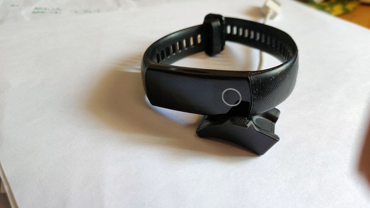 荣耀手环5，不带NFC，正常使用，吃灰大半...