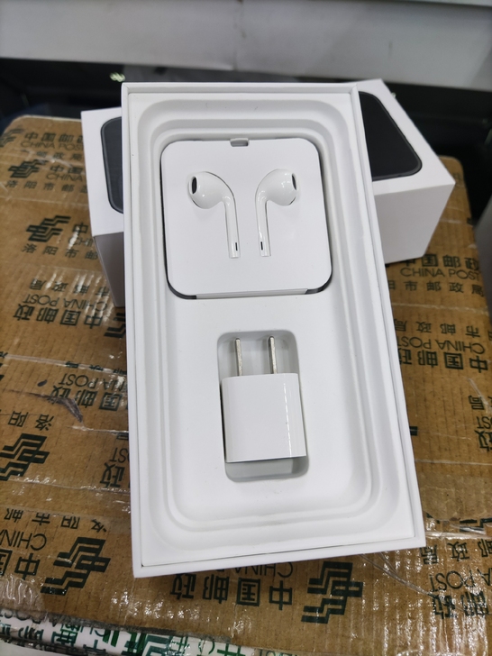 苹果扁头耳机 ,百分百正品!收货自检!