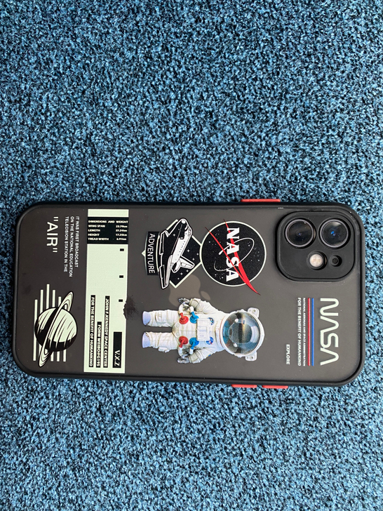 自用iPhone11黑128g，保护很好无...