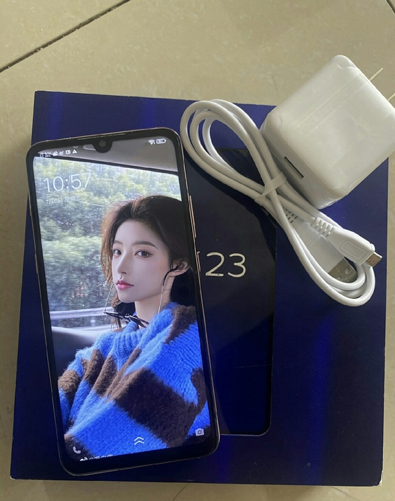 vivox23个人自用机   支持屏下指纹...