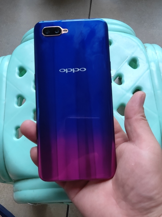 oppoR15X，纯原，功能正常，屏幕上部...