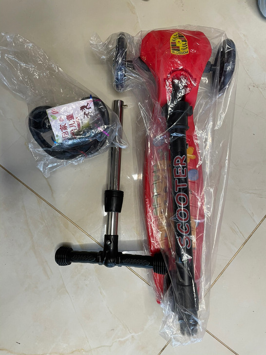 凤凰儿童滑板车全新，家里有一辆滑板车了，这...