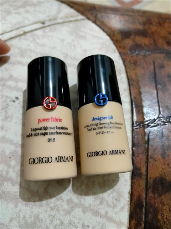 亏本闲置阿玛呢粉底液全新未拆封！蓝标大师红...
