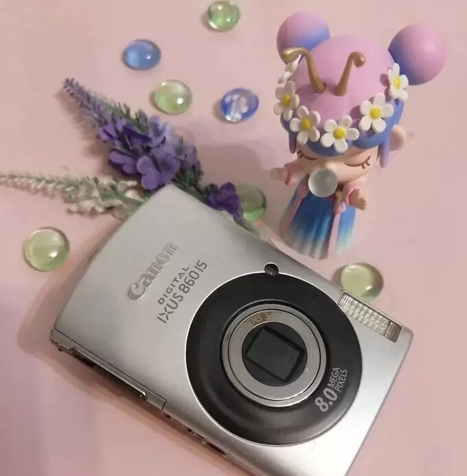 银色卡片机 佳能  银色