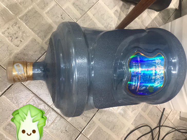 金海冰水,水桶一个,处理给需要的人