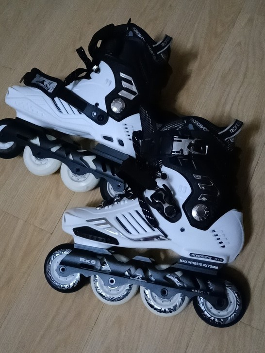 一时兴趣,买的,没时间玩它,也就用过两三次...