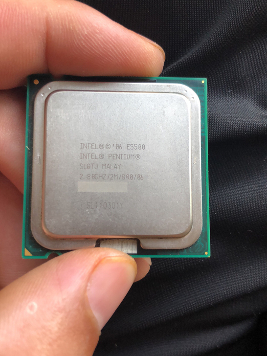 出一颗CPU  e5500需要的抓紧联系我...