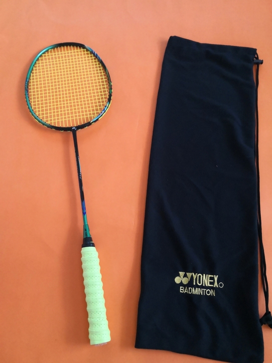 尤尼克斯羽毛球拍4u全碳素30磅 天斧99...