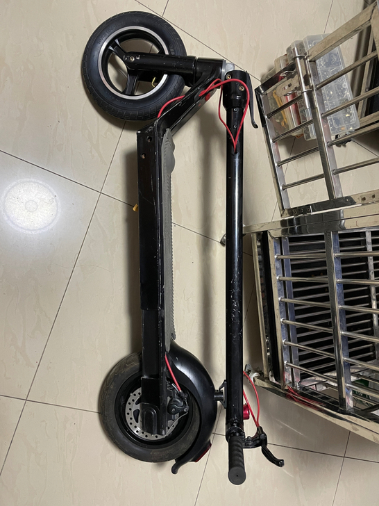 电动滑板车36V放久了现在不能充电也不能试...