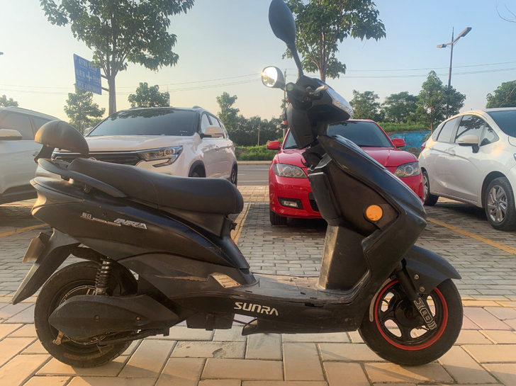 新日60v20a 踏板电动车