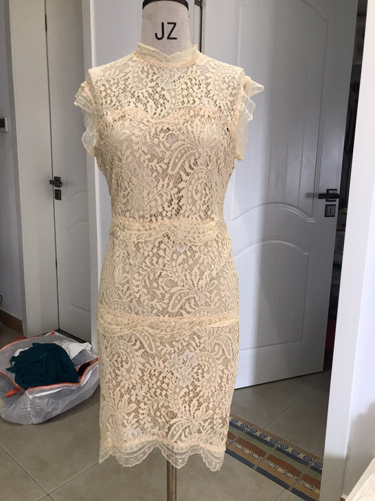 全新！！！岸霖裸粉肉色蕾丝连衣裙  超好看...