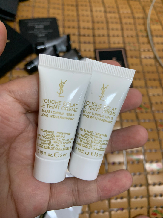 圣罗兰明彩精粹水粉霜B20     5ml...