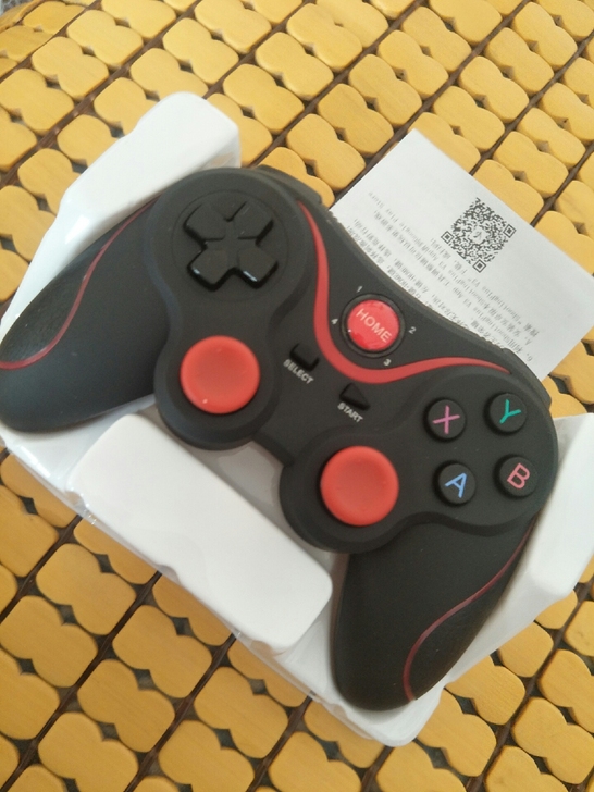 C8游戏手柄，盒子说明书齐全，功能正常，几...