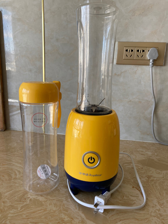 荣事达果汁机，榨汁机