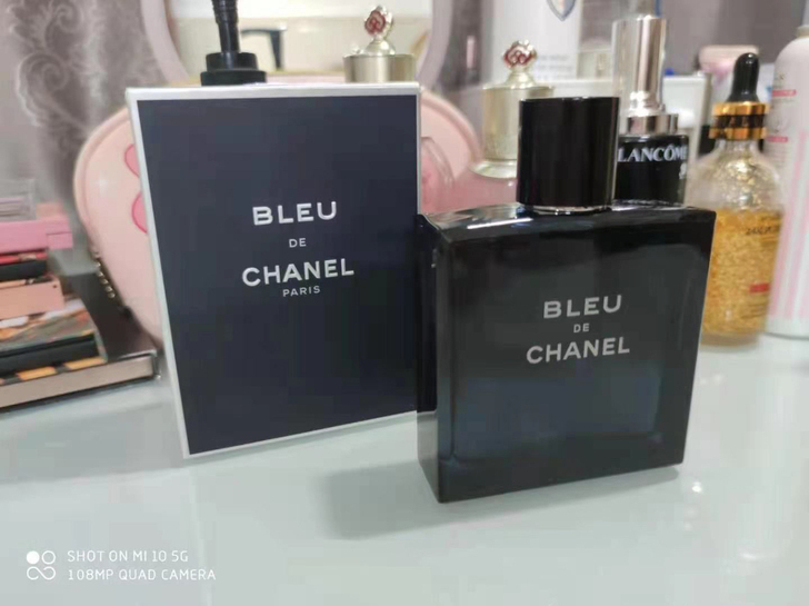 香奈儿蔚蓝男士香水100ml  今年6月份...