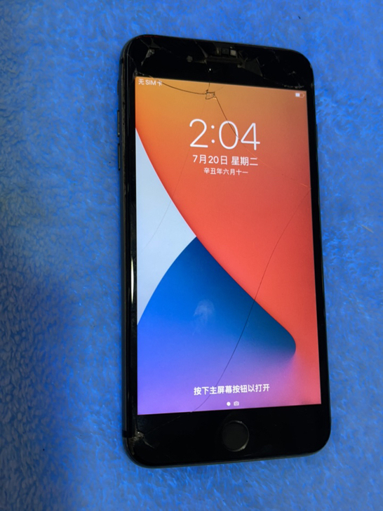 苹果8p     64g    后置摄像头...