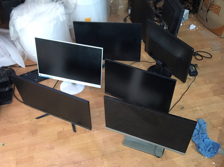 22寸无边框显示器 ips300元 24寸...