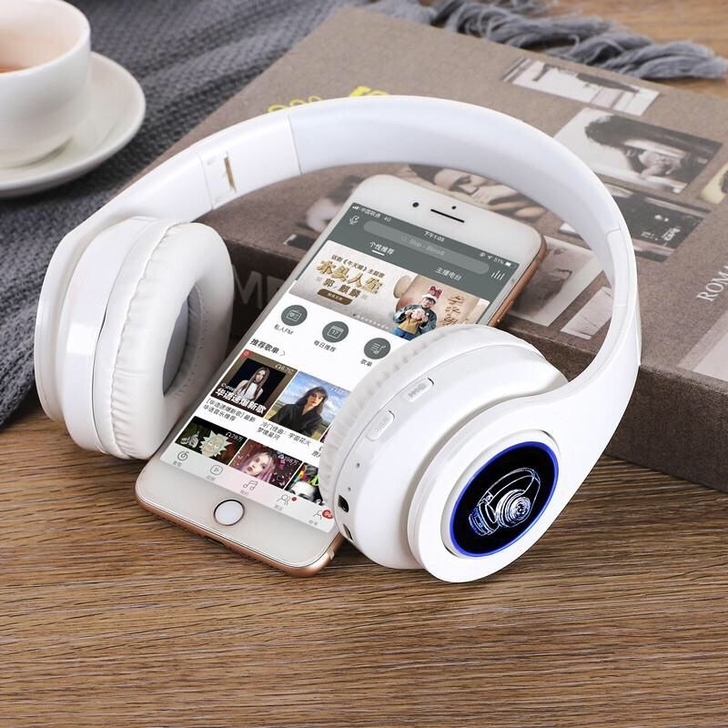 全新 店铺搬迁特价出售 无线蓝牙耳机头戴式...