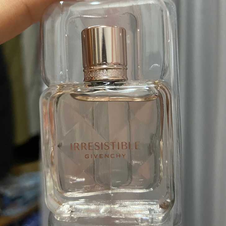 纪梵希倾城香水中样8ml，全新带盒，专柜赠品