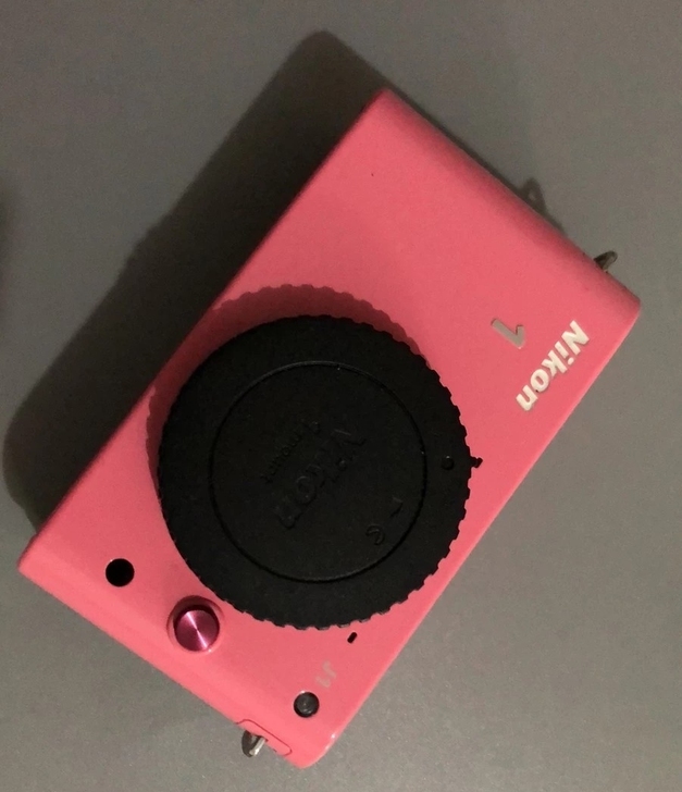 尼康j1微单相机机身，不含镜头，9新成色外...