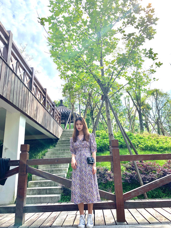 碎花连衣裙女春夏2021新款法式复古小众设...