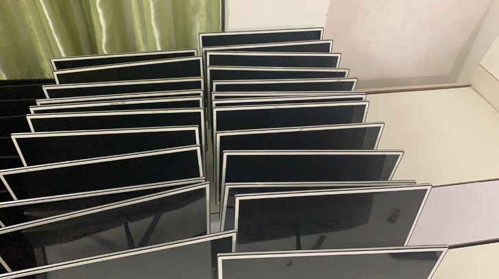 现代显示器22寸，95新，IPS超薄款，超...