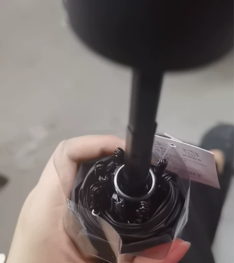 全新8骨雨伞未使用，非偏远地区包邮 感兴趣...