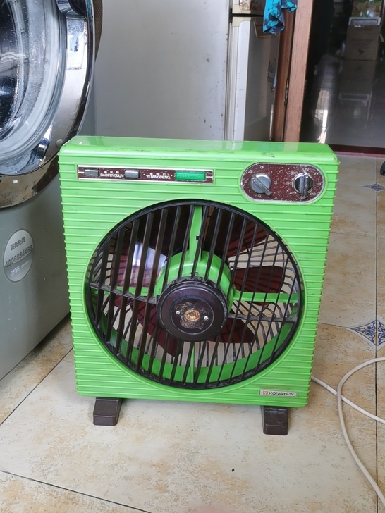 广州钻石10寸鸿运扇,古董物,收藏是宝。现...