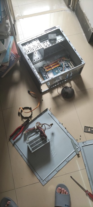 主机，无内存无硬盘，cpu是E5300连同...