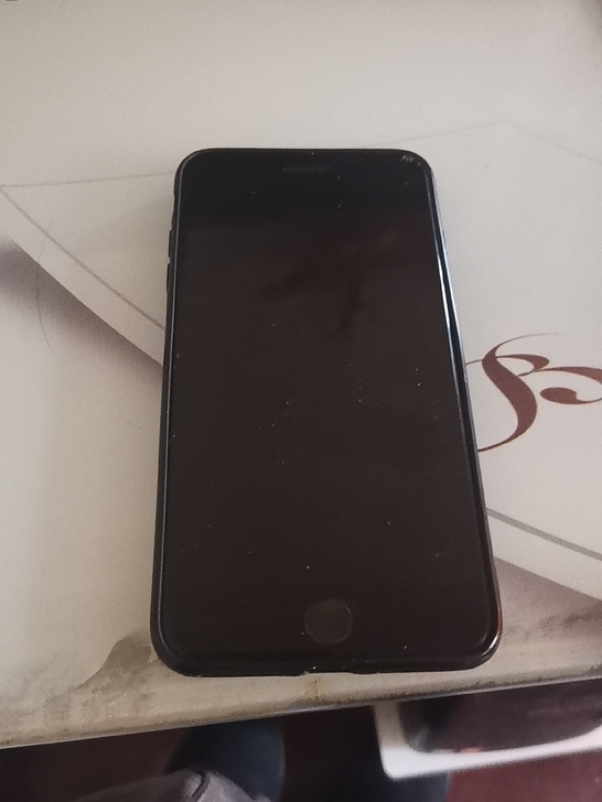 iphone7plus32g有锁版，右上角...