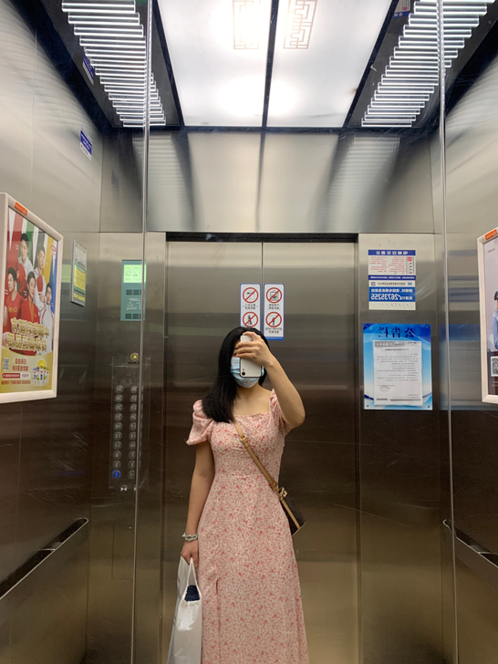 一条花裙子