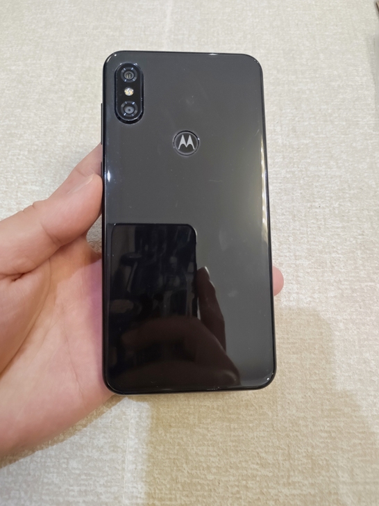 moto p30 xt1943-1 6+1...