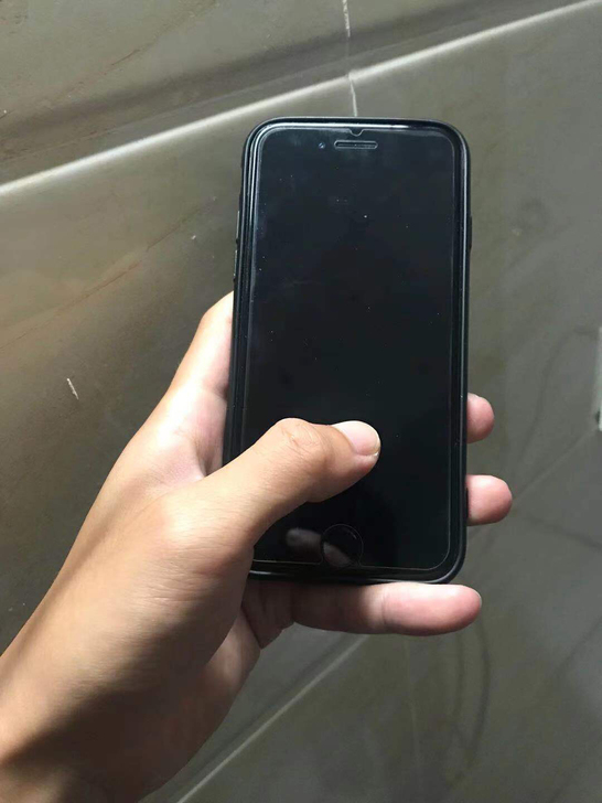 自用iphone8国行苹果8全网通64G内存