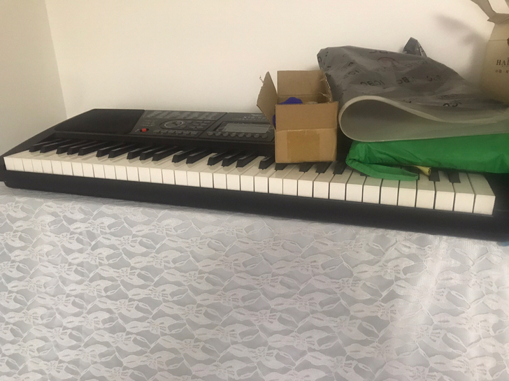 闲置电子琴9成新无任何问题低价转卖,琴键同...