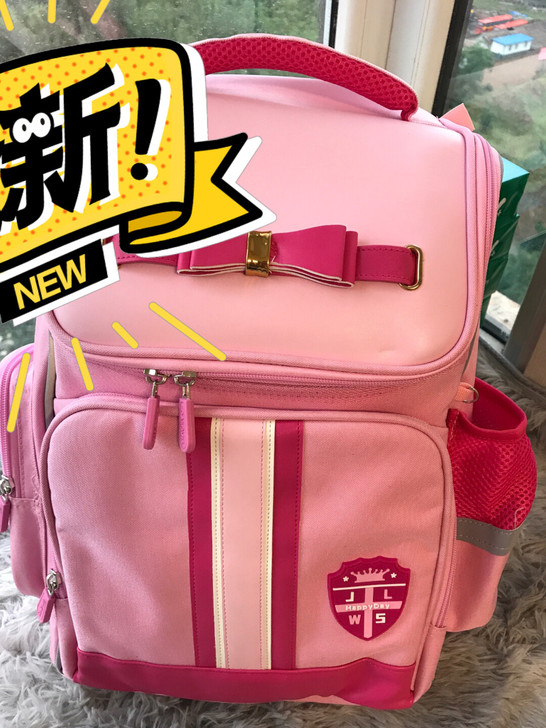 全新包邮儿童房肩负书包小学生大容量品牌书包。